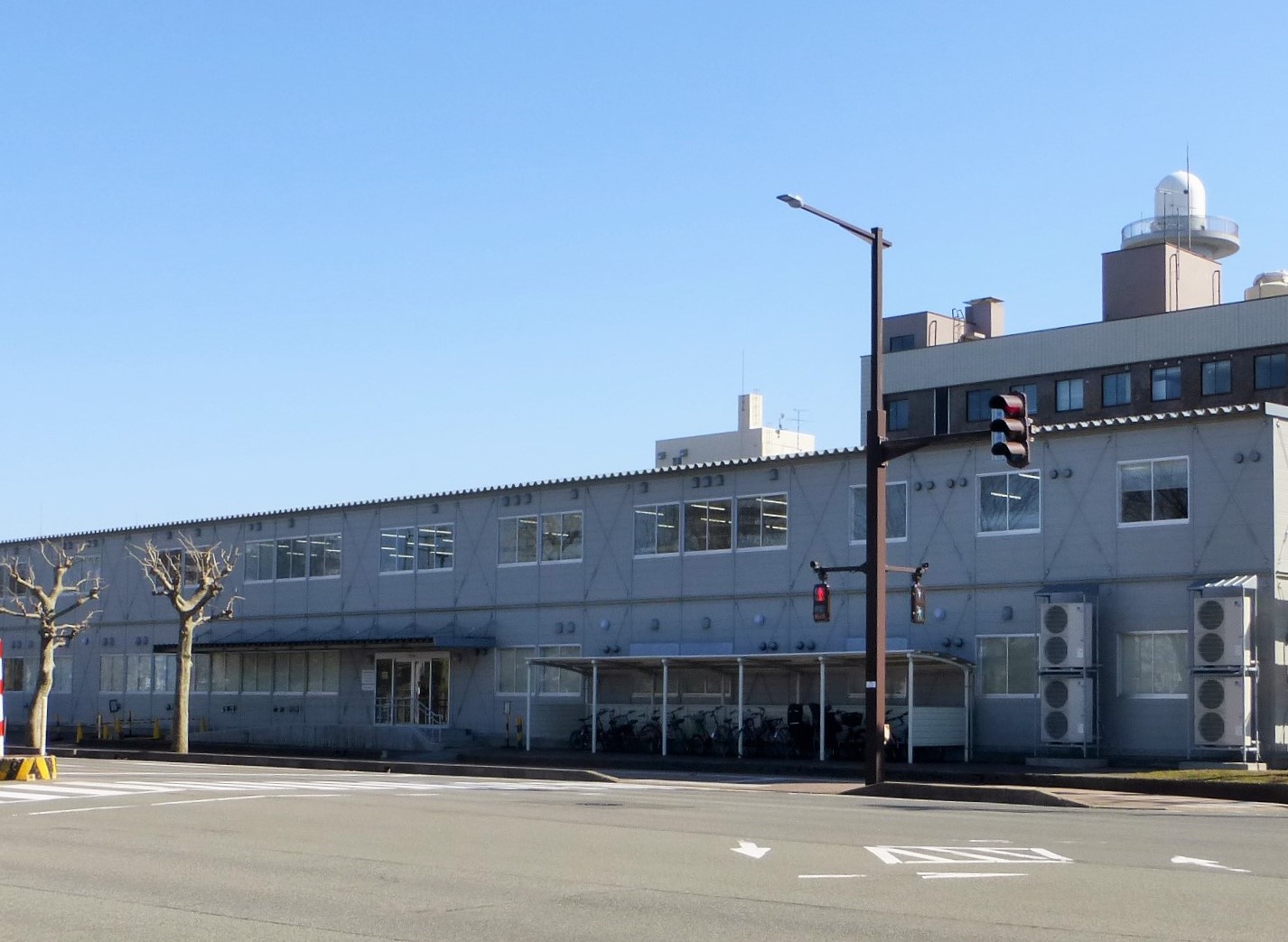 写真：秋田地方・家庭裁判所 庁舎外観