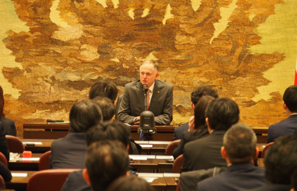 画像3（ゲイグラー長官招へい）