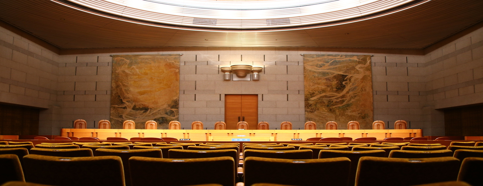 写真：最高裁判所大法廷