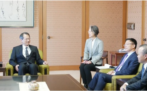 image:The Minister of Justice of the Socialist Republic of Vietnam Visits the Supreme Court of Japan