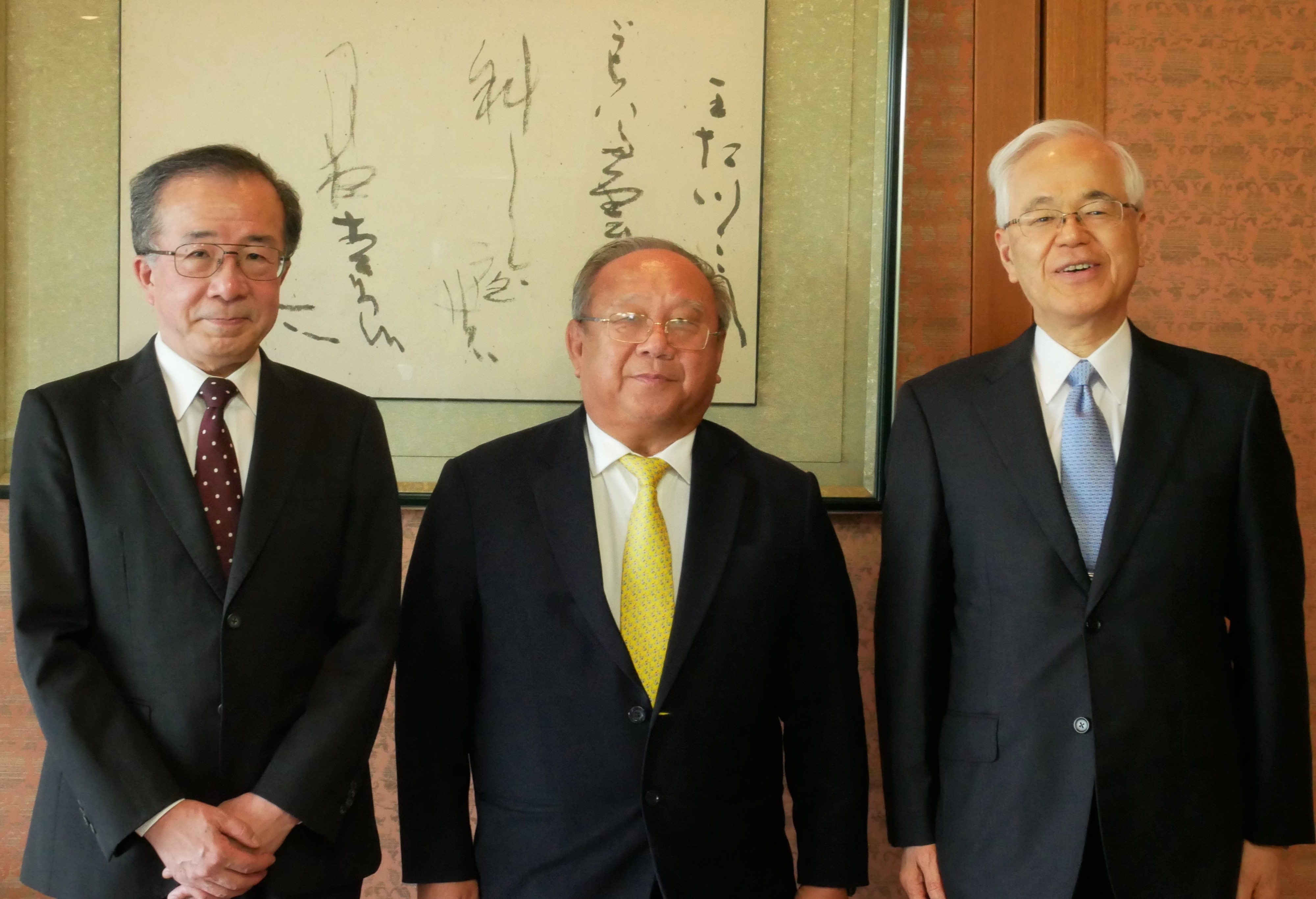 picture of Chief Justice TOKURA, Justice MIYAMA and Vice-President Prasitsak