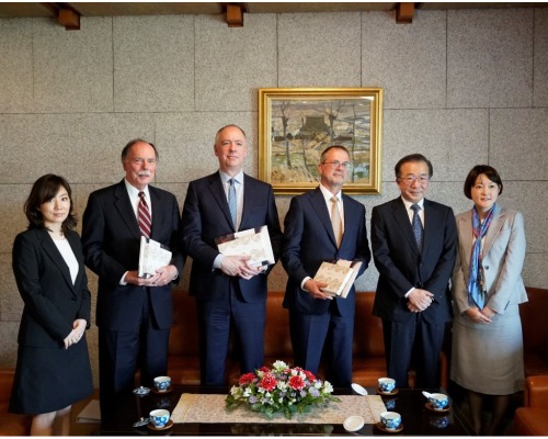 image:Judges from Germany, U.K. and U.S. Visit the Supreme Court of Japan