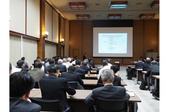 写真:研究会の様子その2