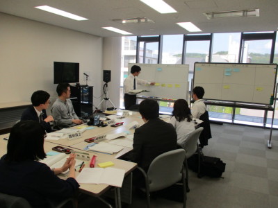 写真：模擬評議