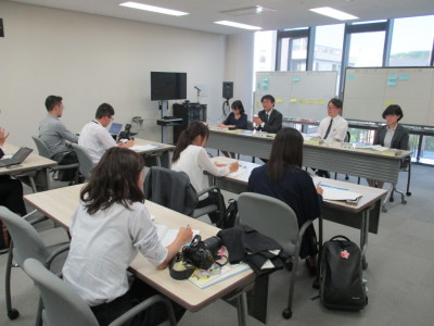 写真：講評・質疑応答