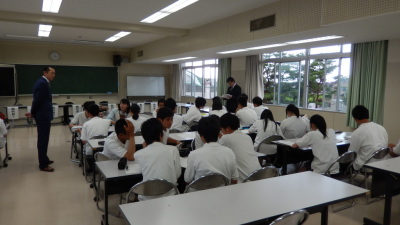 写真：評議・講評・質疑応答