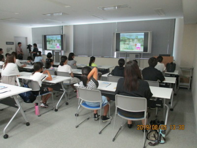 写真：法定見学の様子1