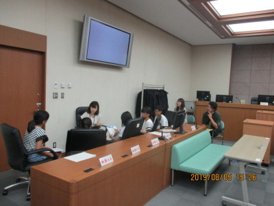 写真:評議体験の様子2