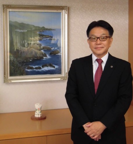 写真：高知地方・家庭裁判所長　冨田　敦史