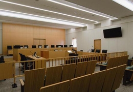 写真：裁判員裁判用法廷（201号法廷）