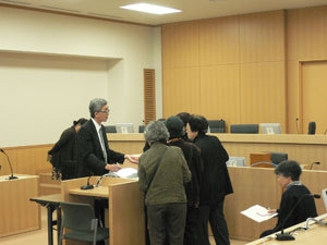 写真：裁判員法廷見学会の様子