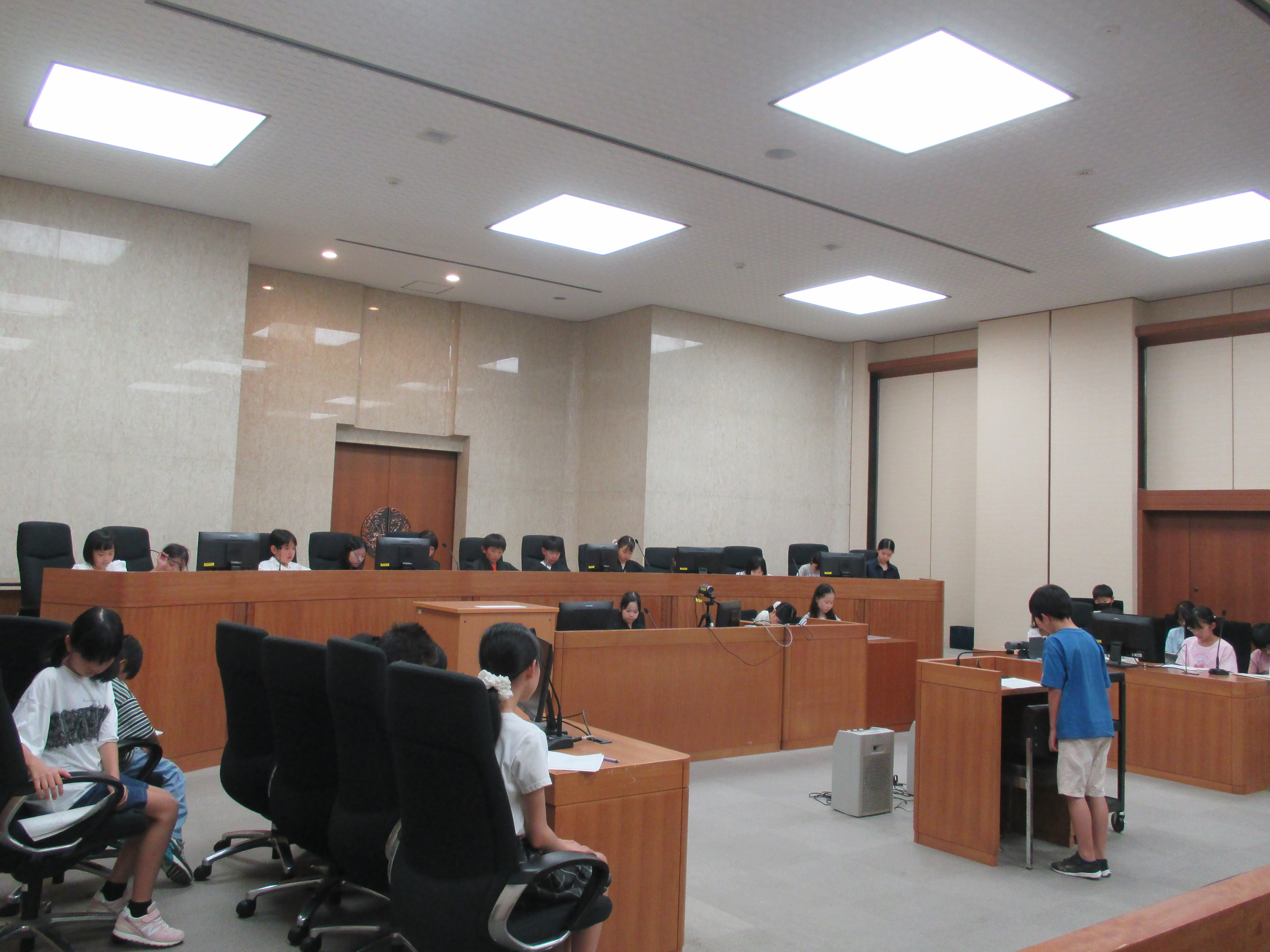 写真：評議の様子