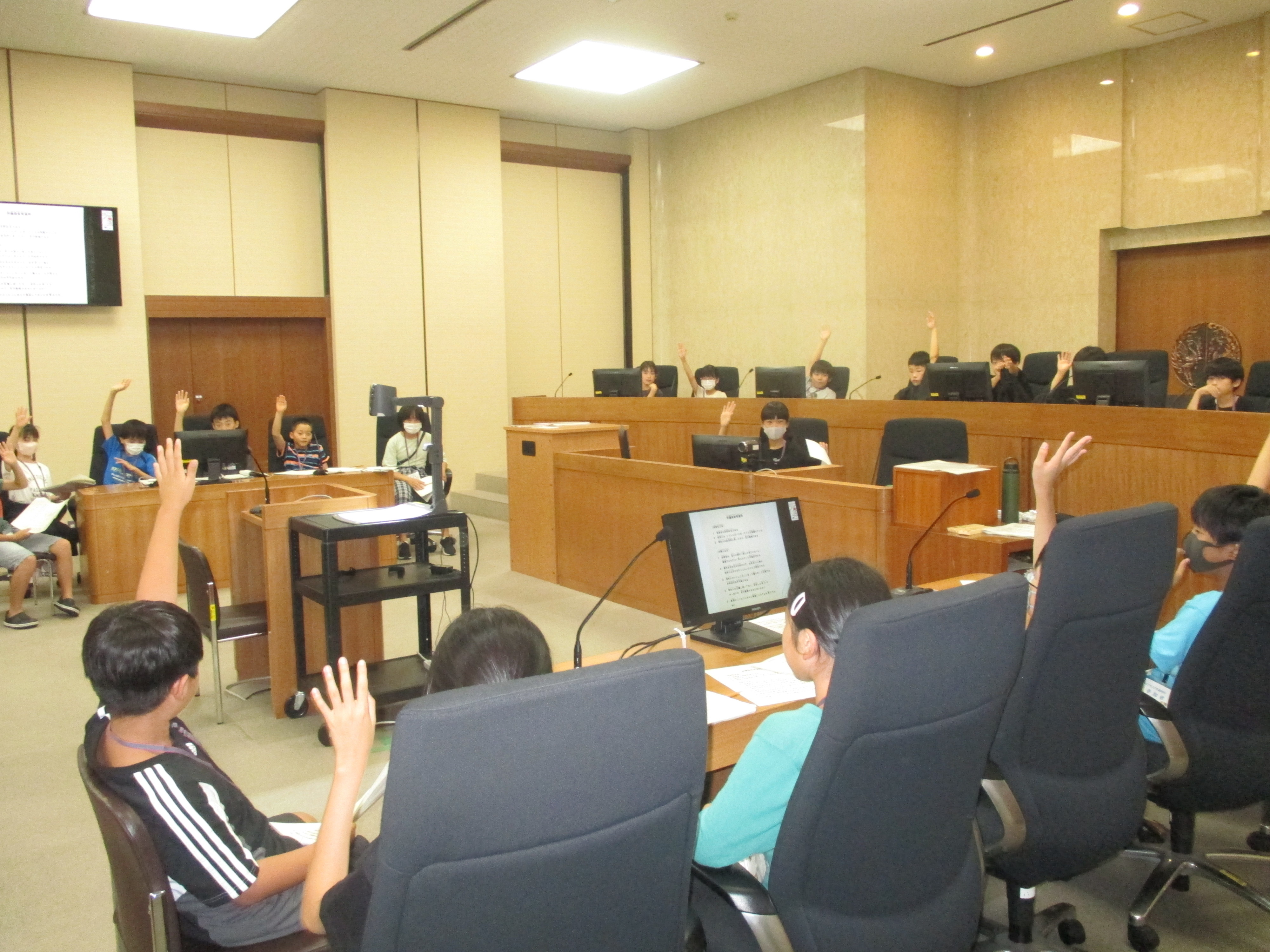 写真：評議の様子