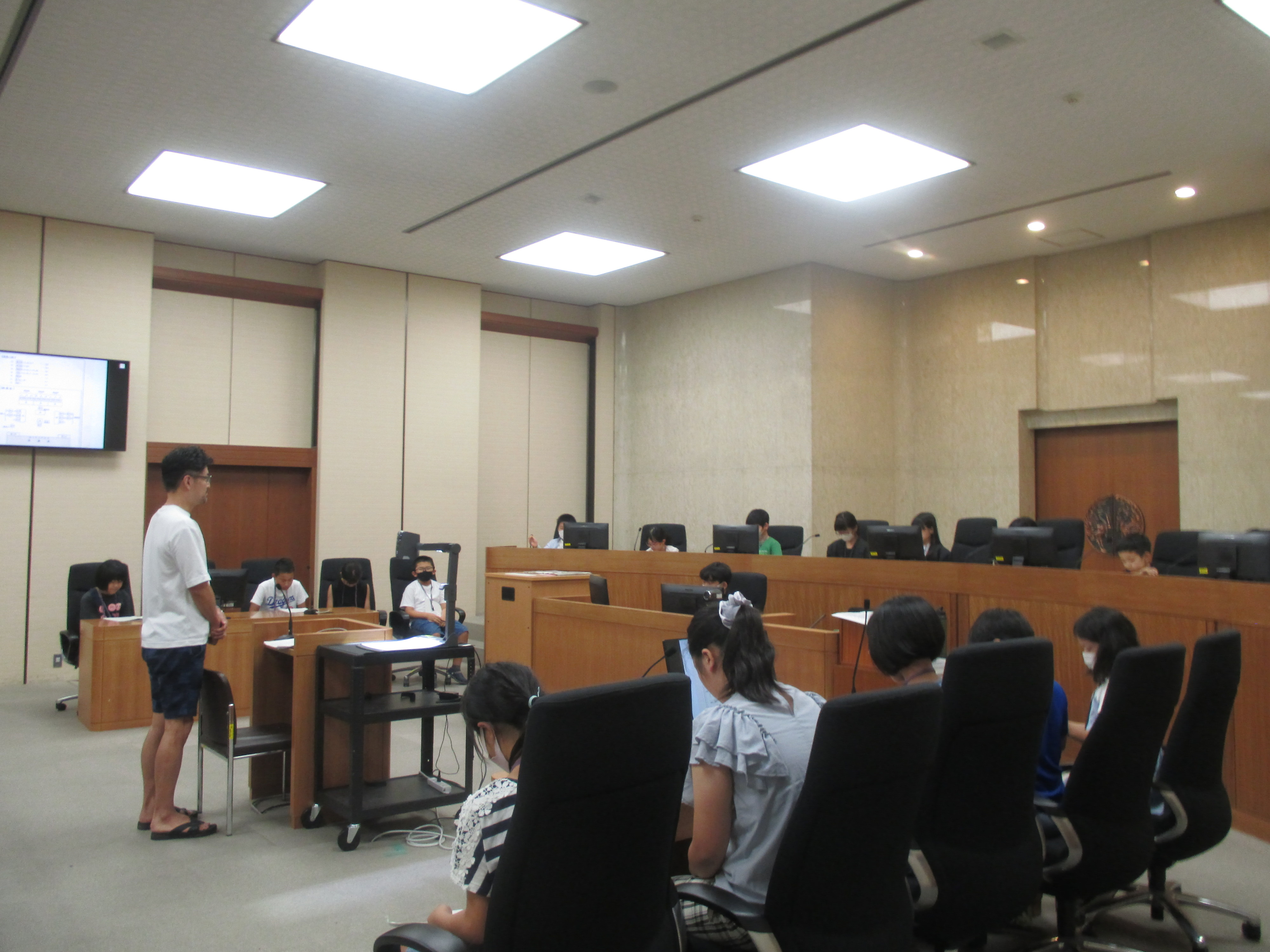 写真：評議の様子