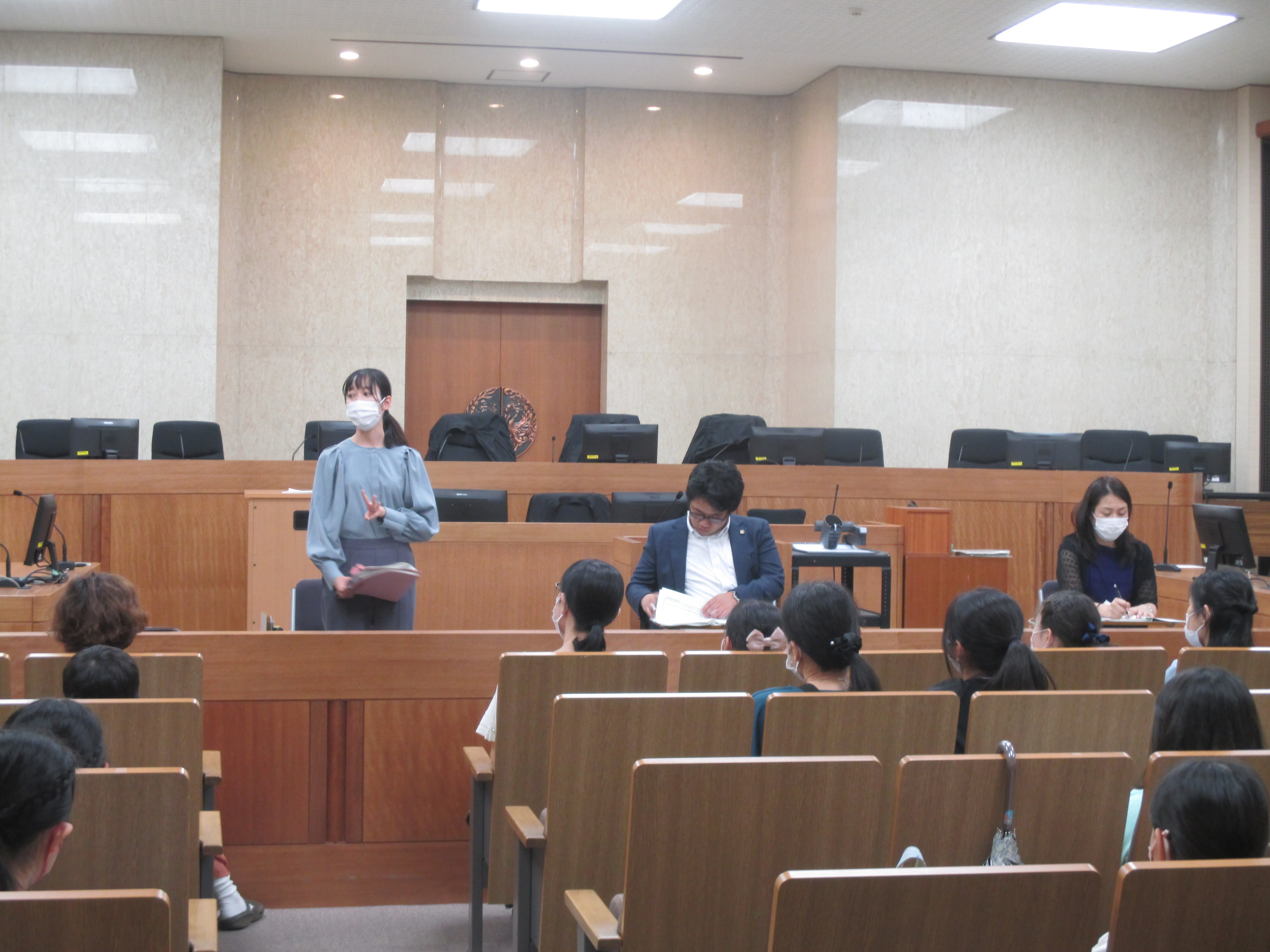 写真：こども裁判所の様子