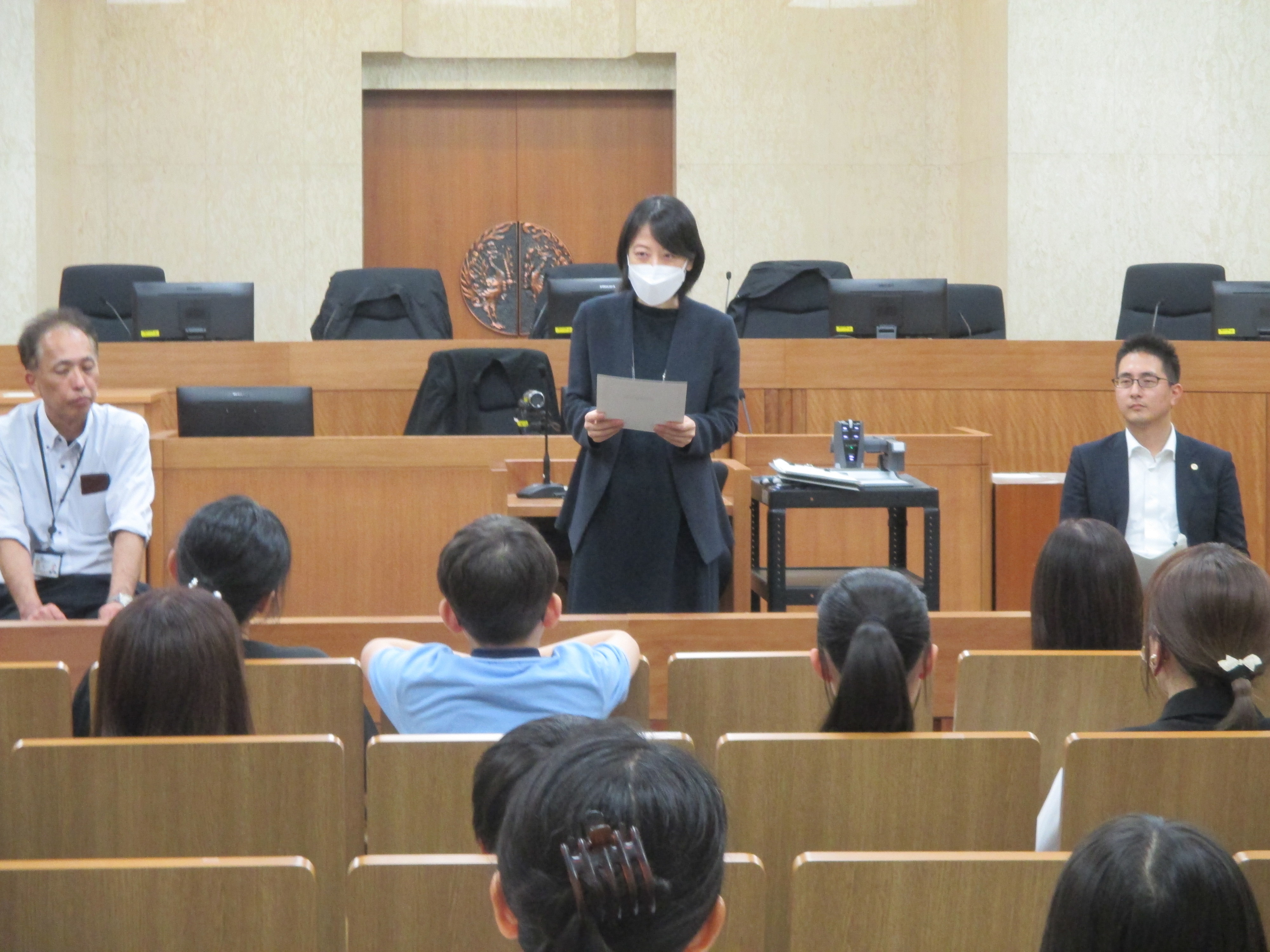 写真：こども裁判所の様子