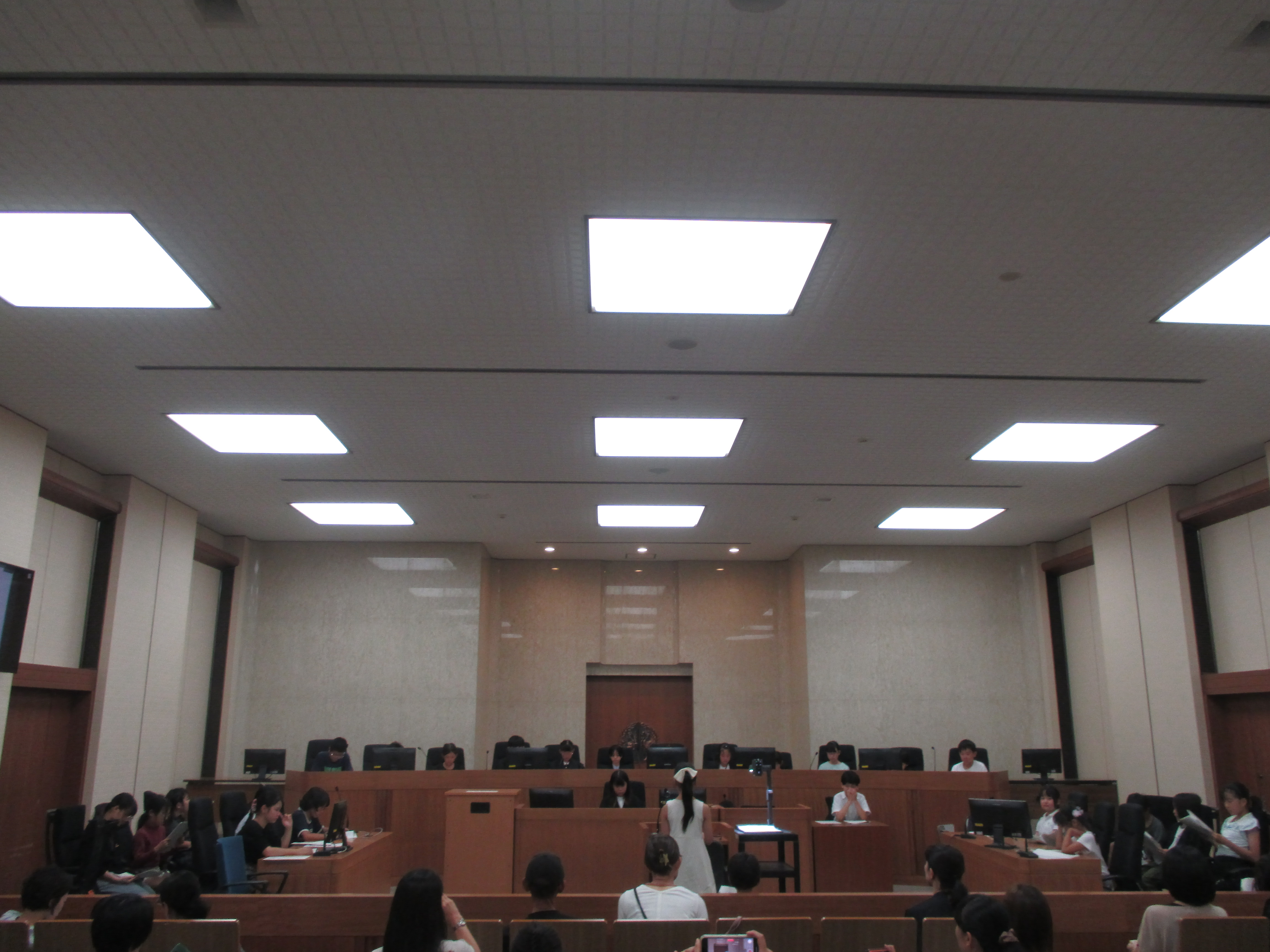 写真：評議の様子