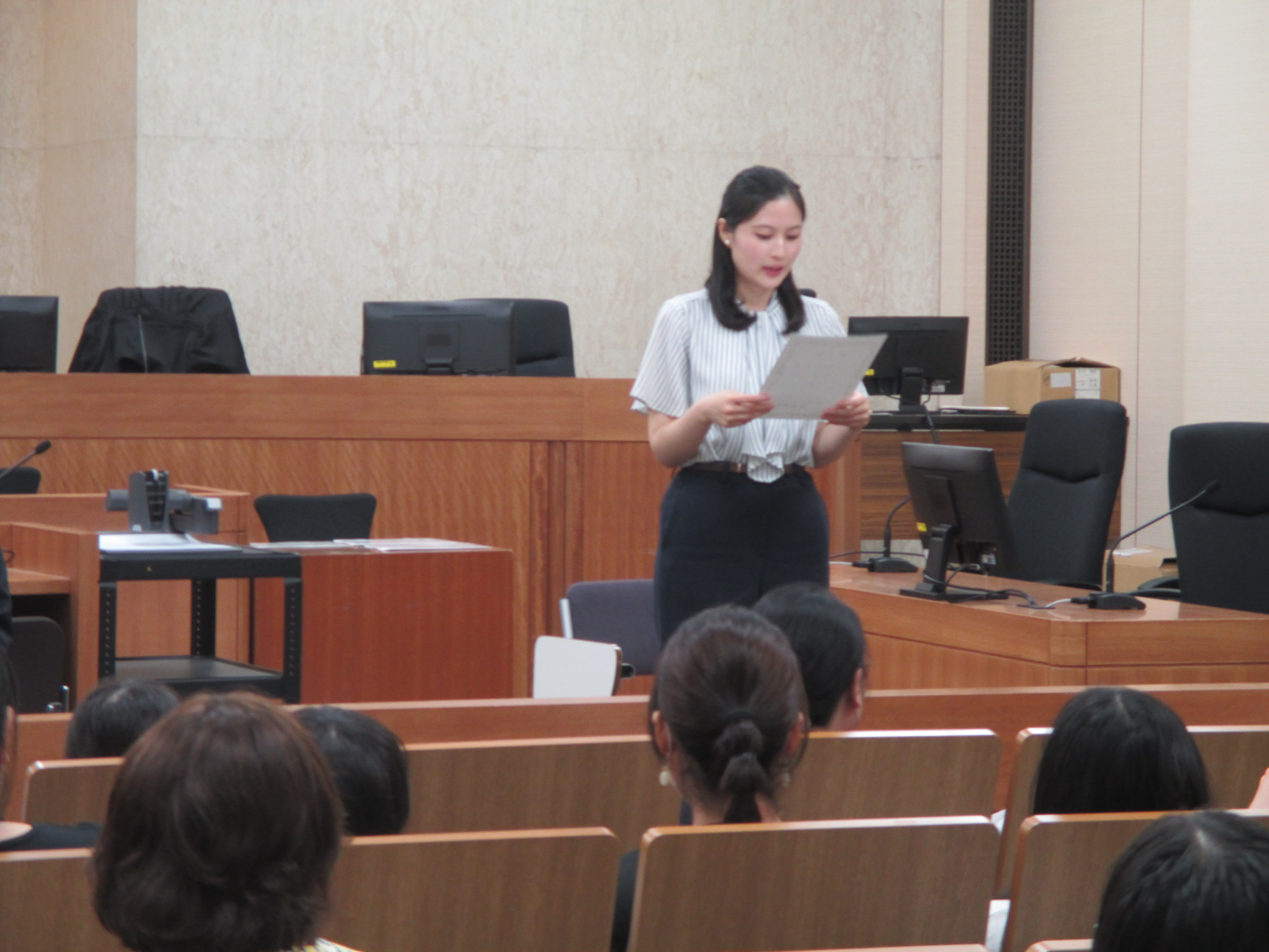 写真：こども裁判所の様子