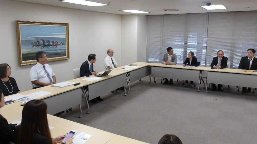説明会の様子の写真です。