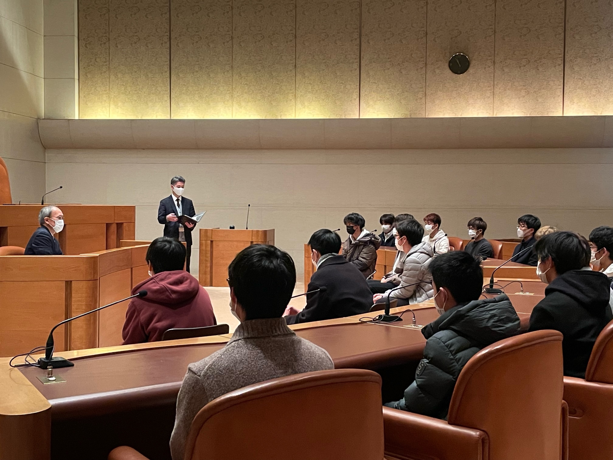 写真：座談会の様子