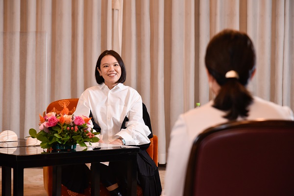 写真：辻村深月さんとの座談会の様子