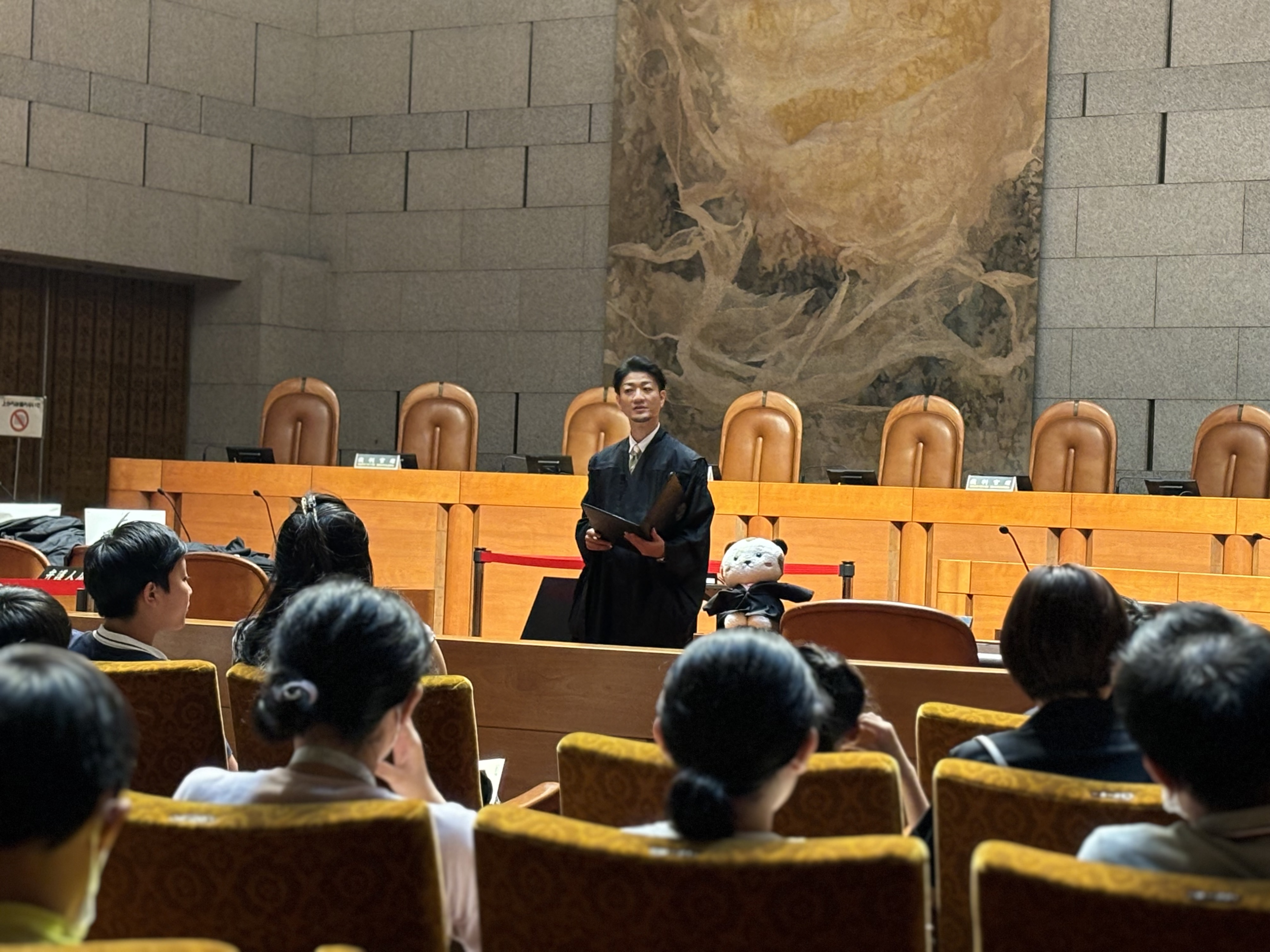 写真：裁判官による仕事紹介