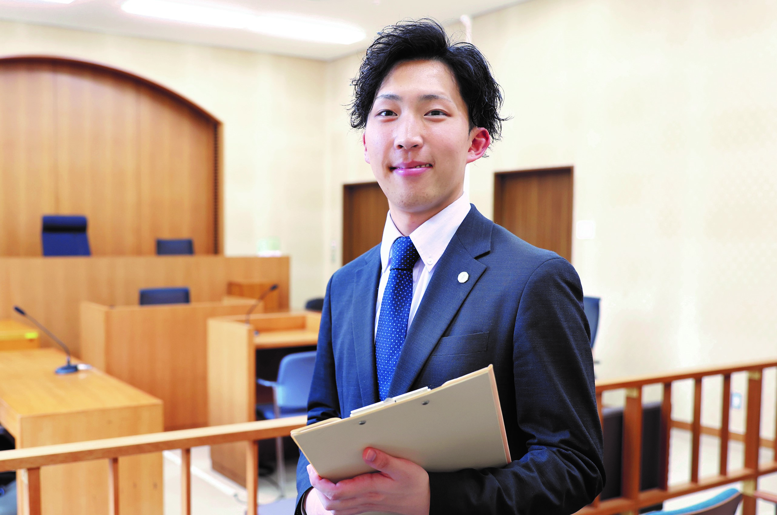 事務官2