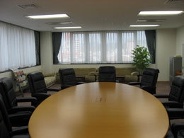 写真：評議室兼裁判員待合室