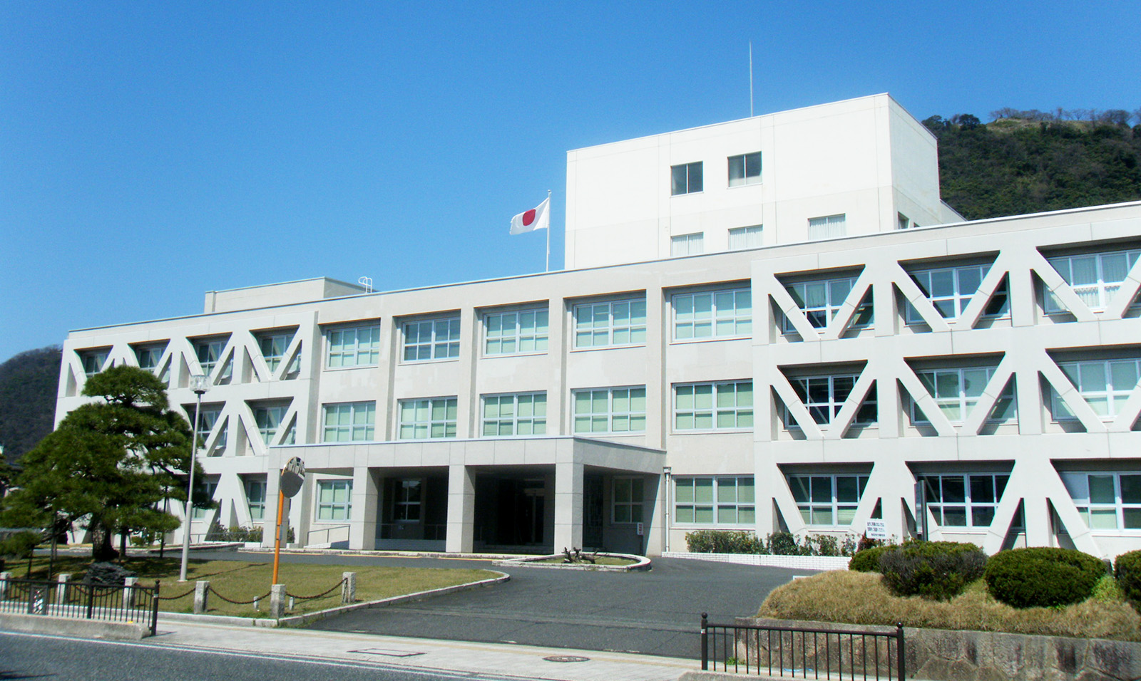 写真：鳥取地方・家庭裁判所庁舎外観