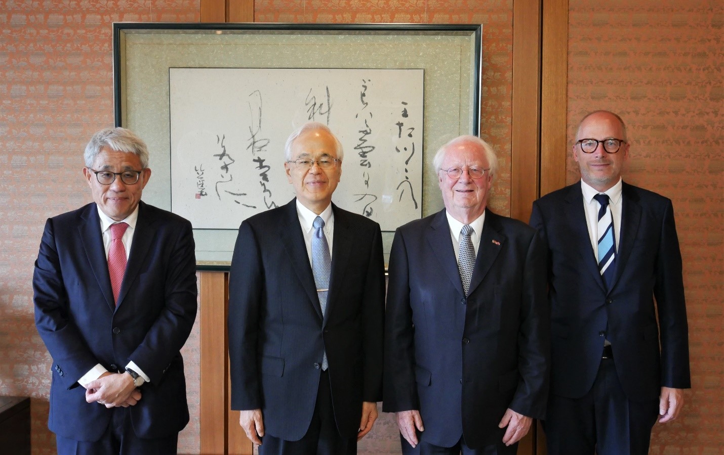 写真（戸倉長官と独日法律家協会一行）