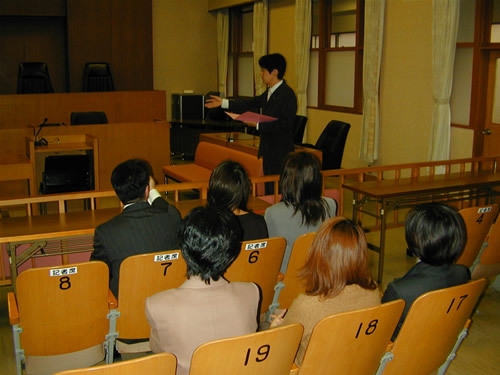 写真：見学風景